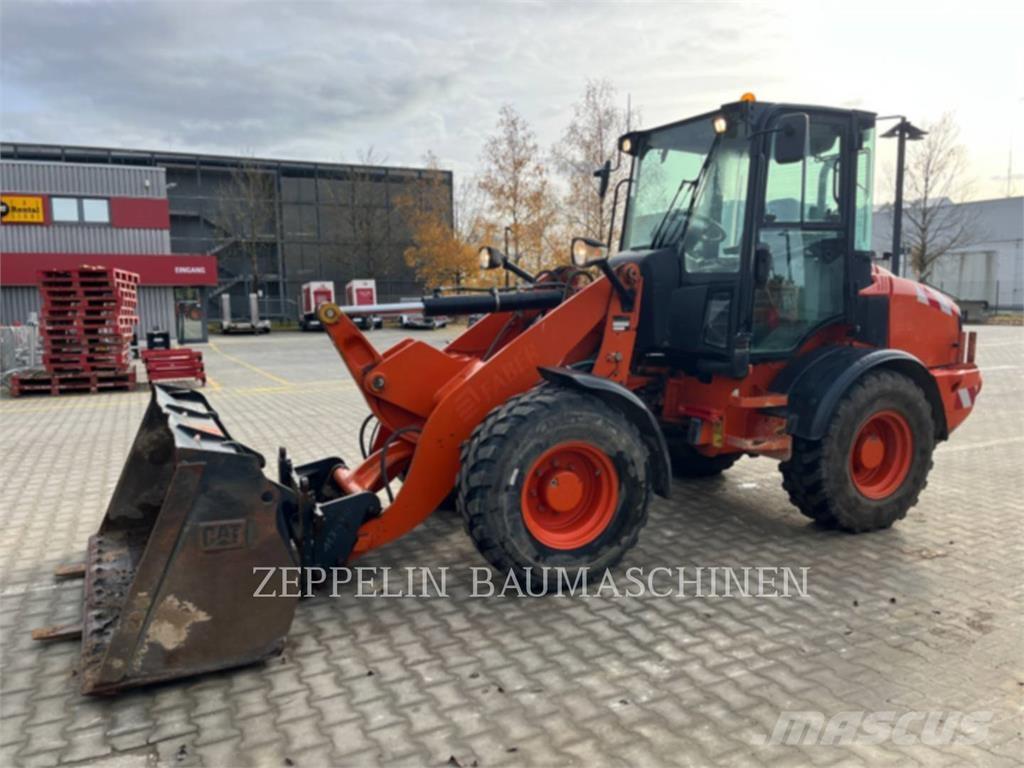 CAT 908H Naudoti ratiniai krautuvai