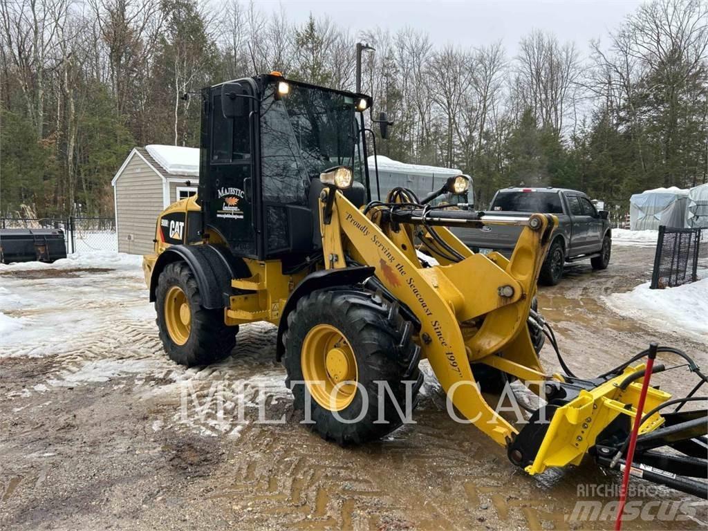 CAT 908H2 Naudoti ratiniai krautuvai