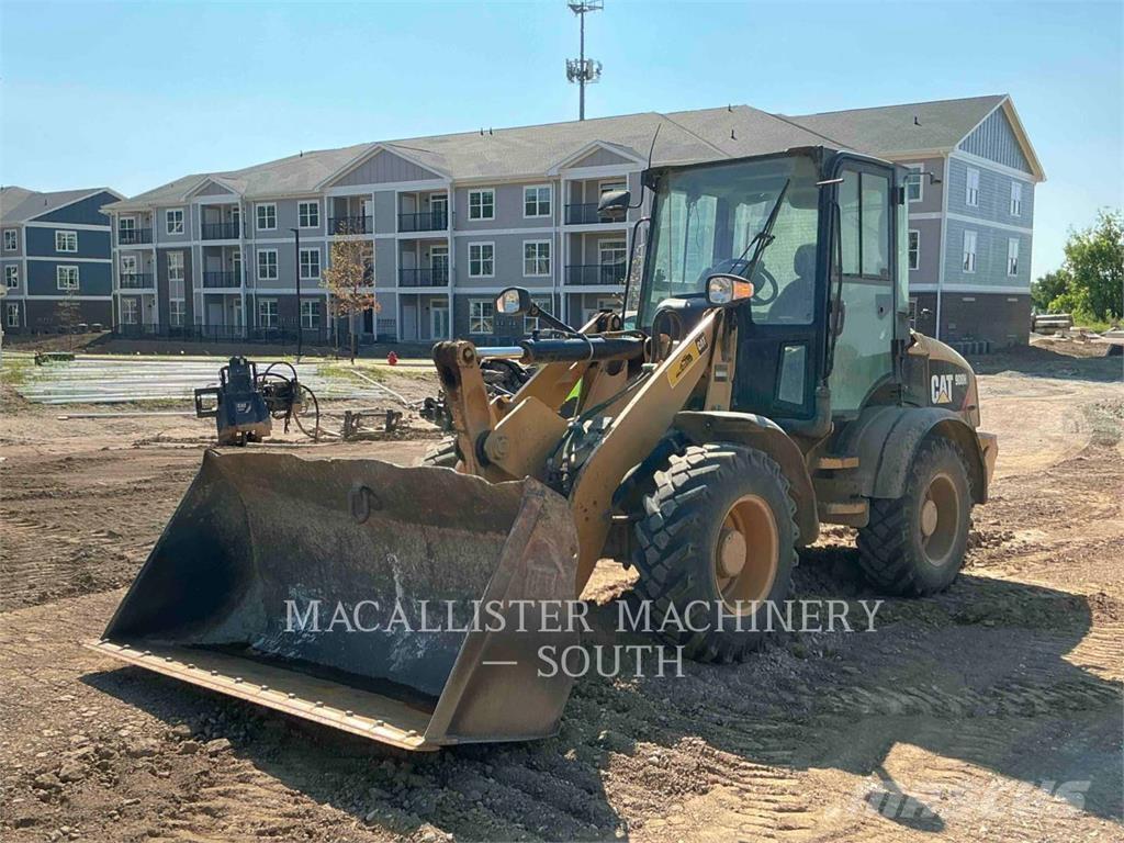 CAT 908H2 Naudoti ratiniai krautuvai