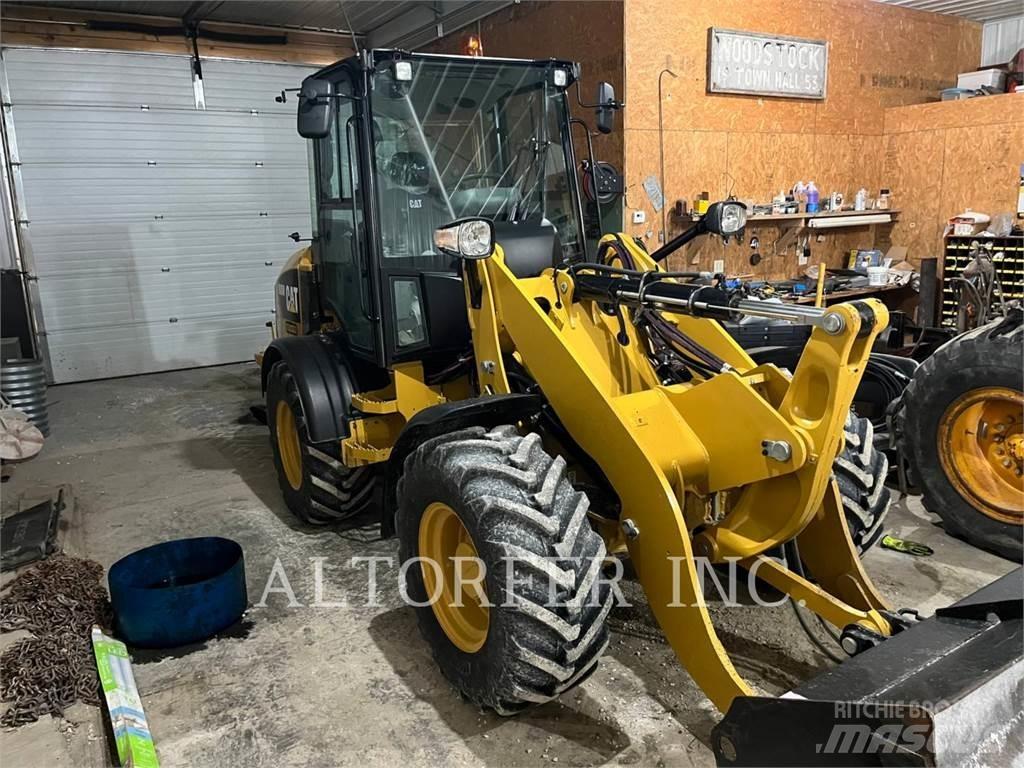 CAT 908M Mini krautuvai