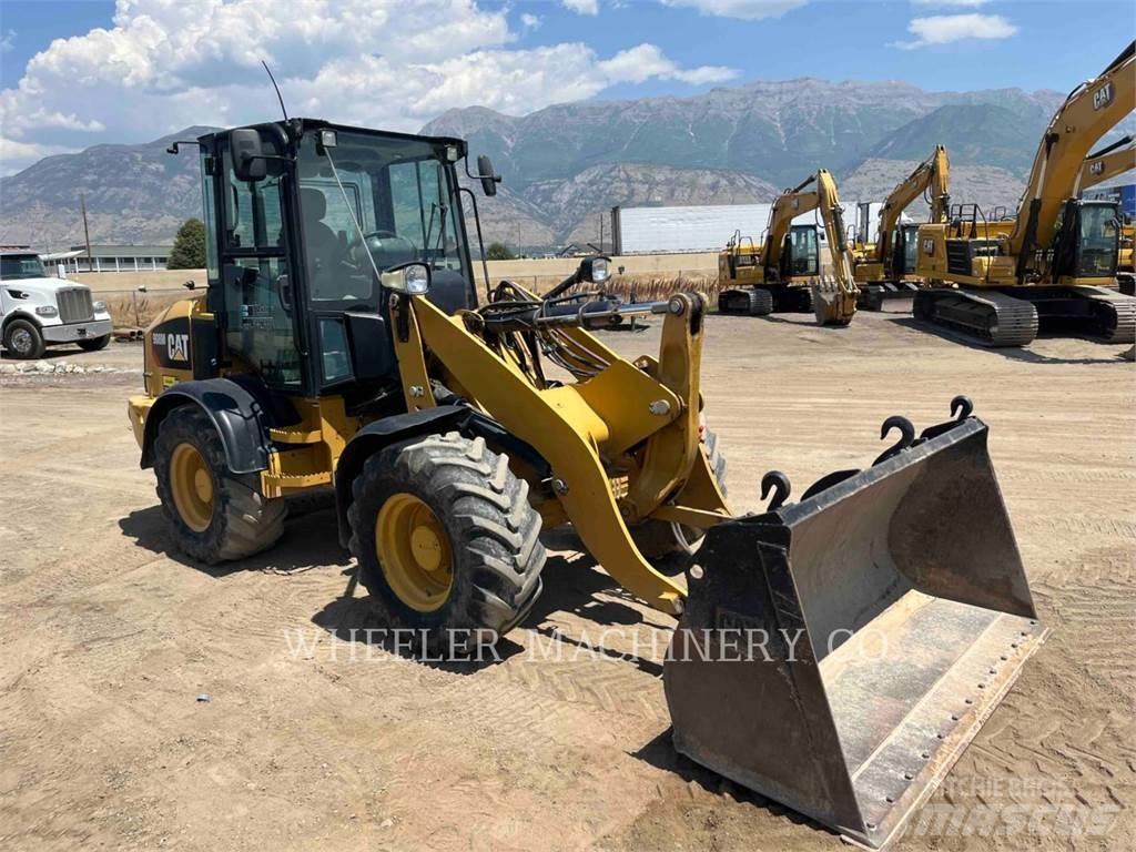 CAT 908M Naudoti ratiniai krautuvai
