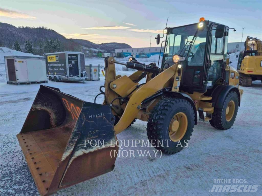 CAT 908M Naudoti ratiniai krautuvai