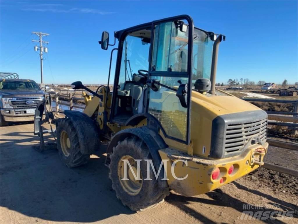 CAT 908M Naudoti ratiniai krautuvai