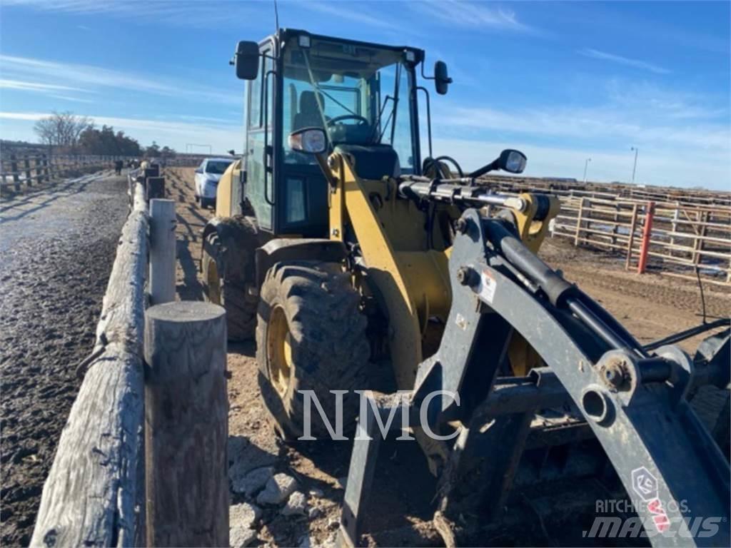 CAT 908M Naudoti ratiniai krautuvai