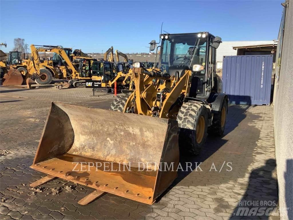 CAT 908M Naudoti ratiniai krautuvai
