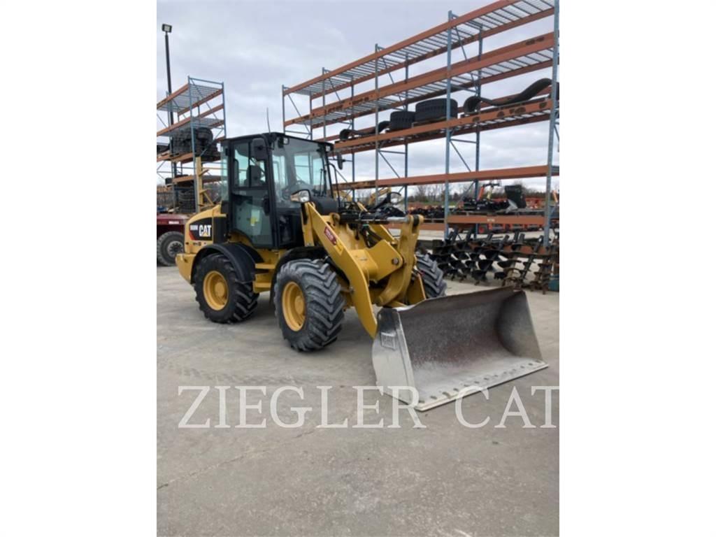 CAT 908M Naudoti ratiniai krautuvai