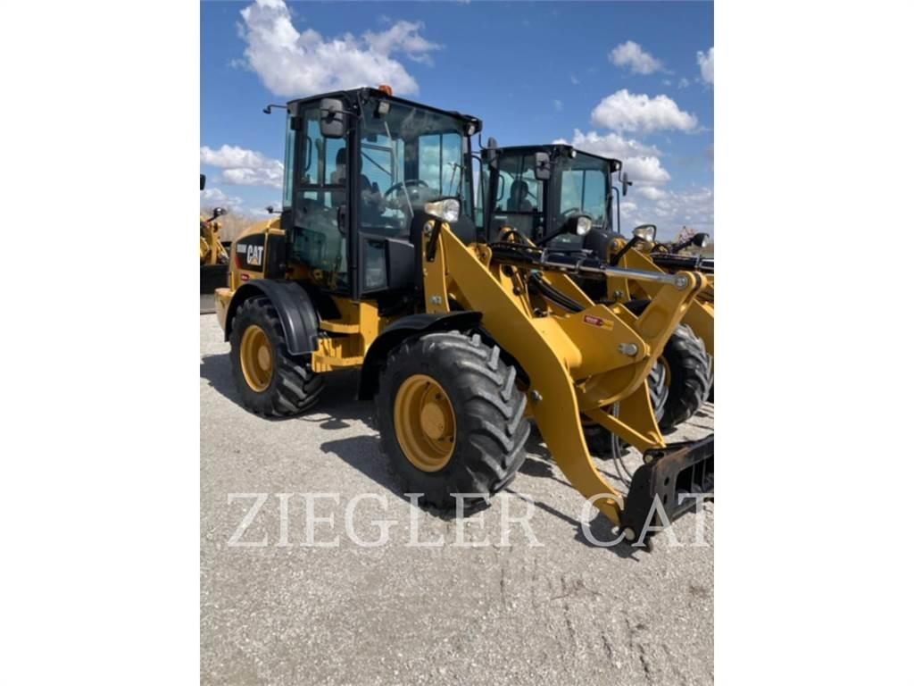 CAT 908M Naudoti ratiniai krautuvai