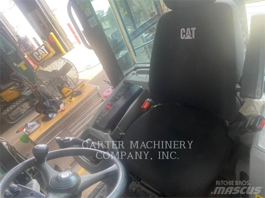 CAT 908M Naudoti ratiniai krautuvai