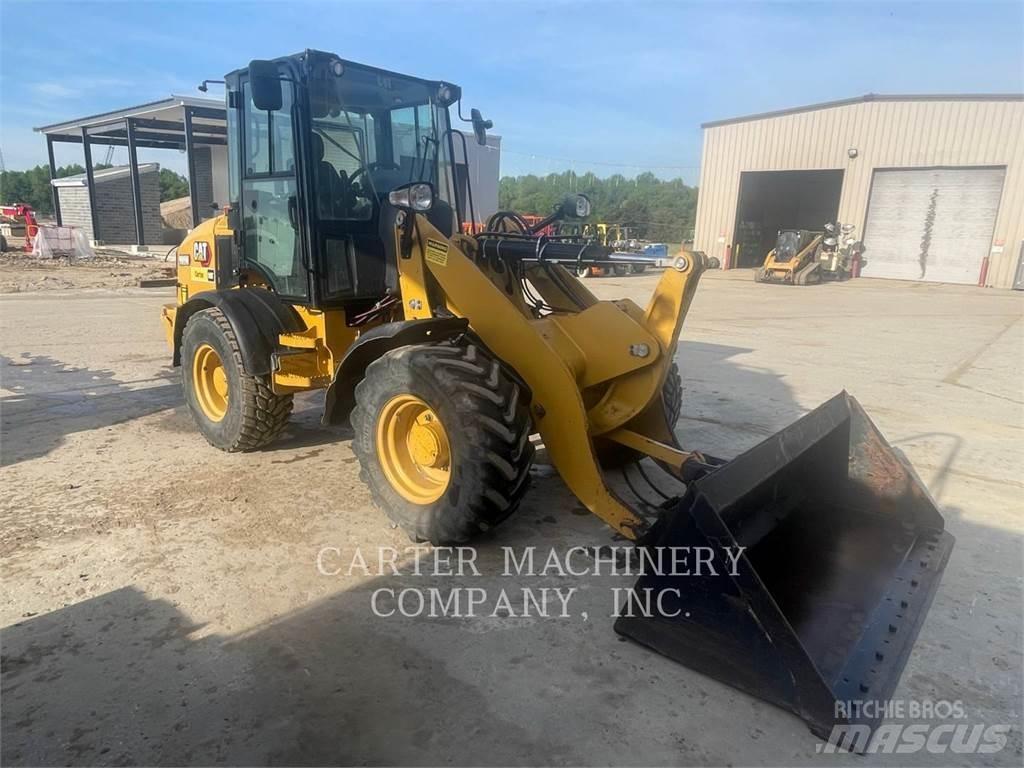 CAT 908M Naudoti ratiniai krautuvai