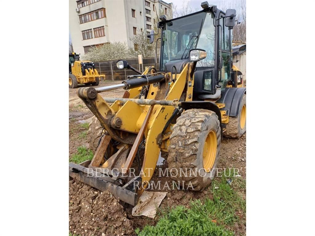 CAT 908M Naudoti ratiniai krautuvai