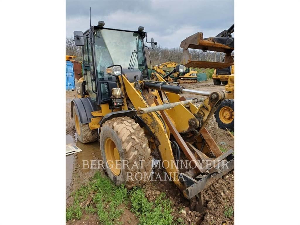 CAT 908M Naudoti ratiniai krautuvai