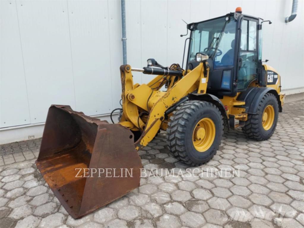 CAT 908M Naudoti ratiniai krautuvai