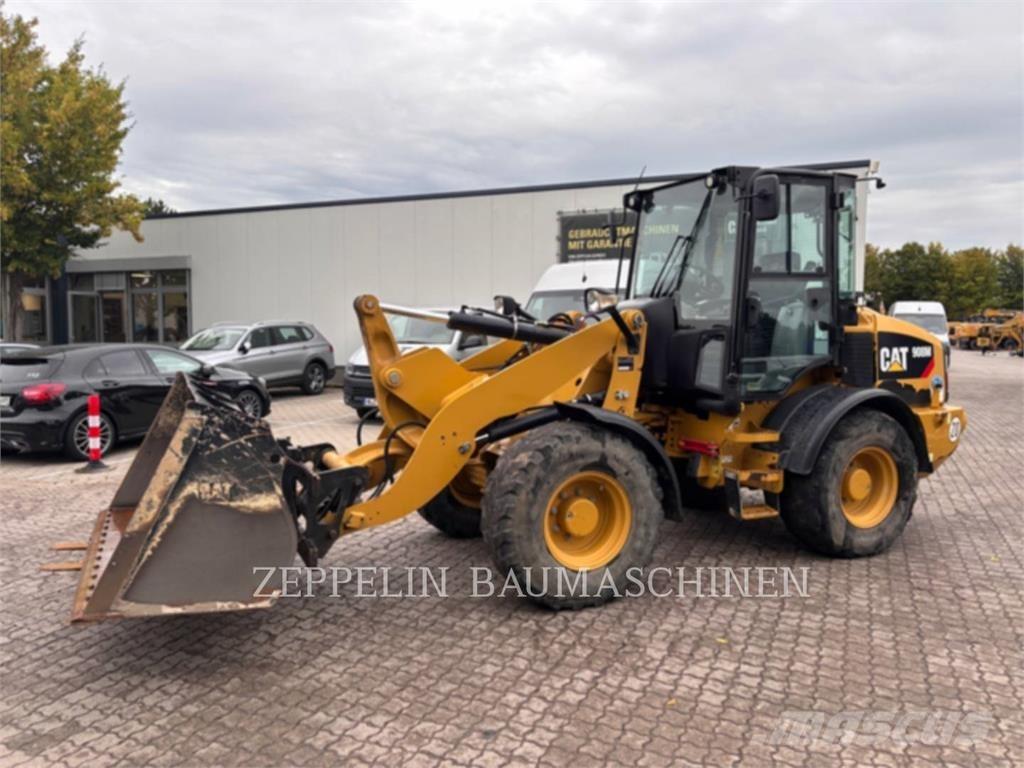 CAT 908M Naudoti ratiniai krautuvai