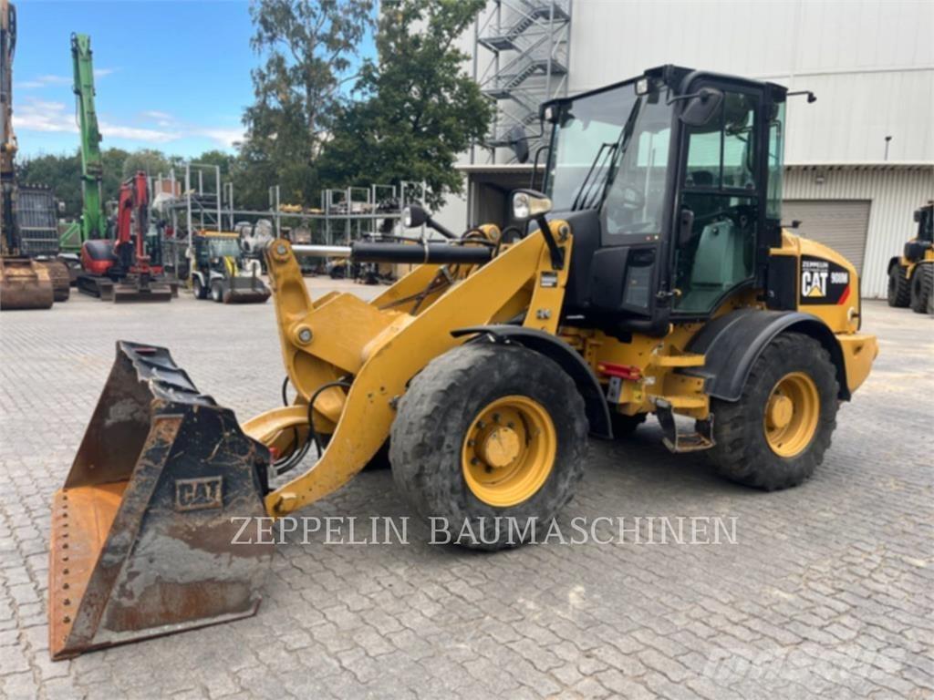 CAT 908M Naudoti ratiniai krautuvai
