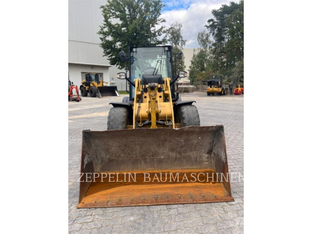 CAT 908M Naudoti ratiniai krautuvai