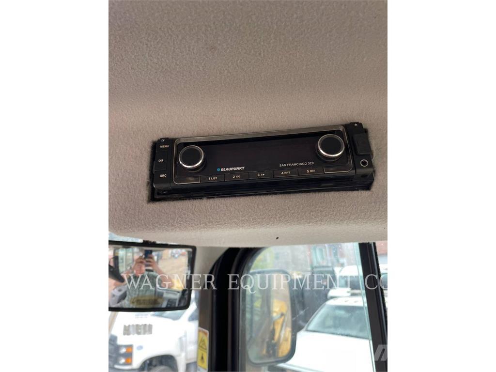 CAT 908M Naudoti ratiniai krautuvai