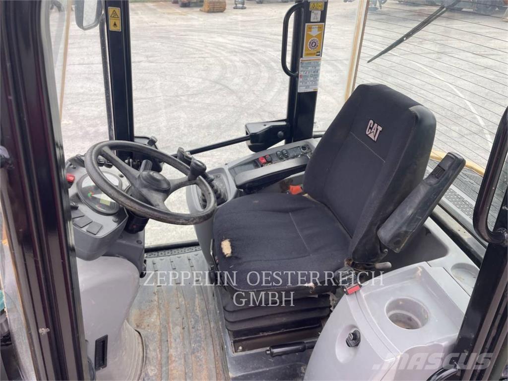 CAT 908M Naudoti ratiniai krautuvai