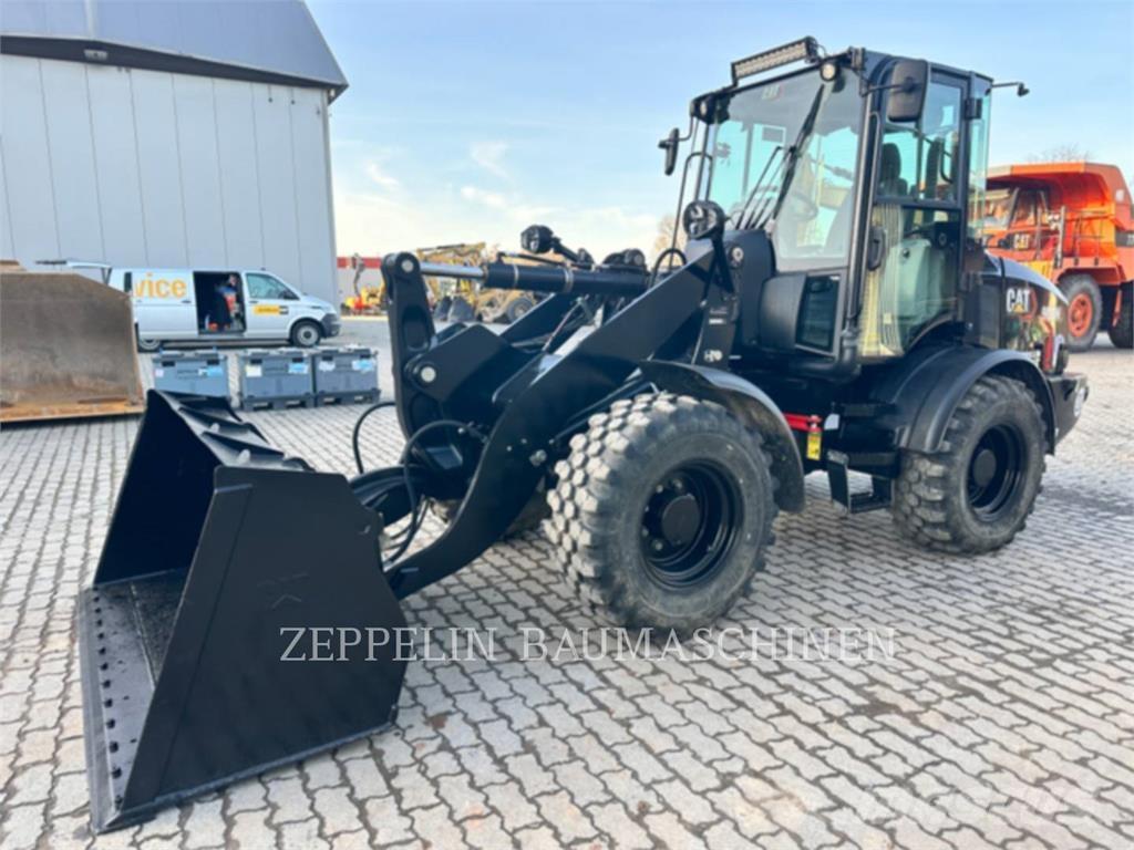 CAT 908M Naudoti ratiniai krautuvai