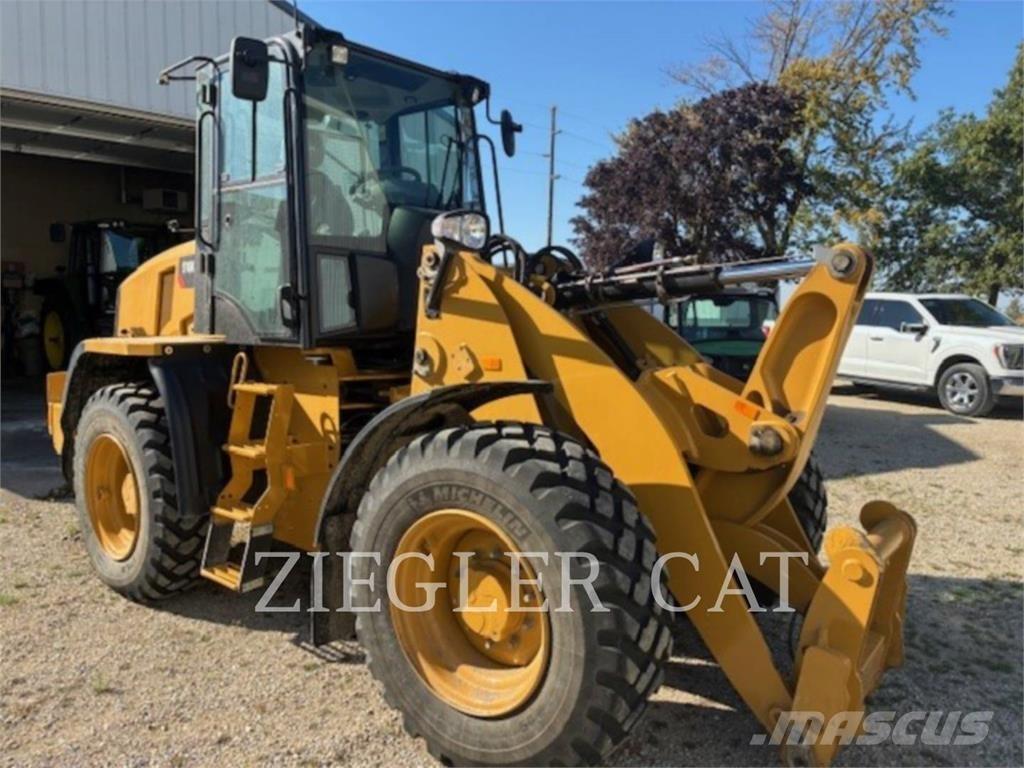 CAT 910K Naudoti ratiniai krautuvai
