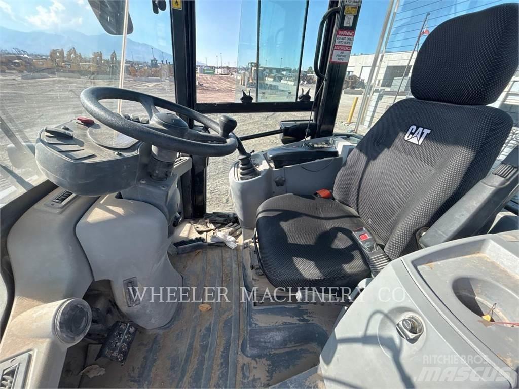 CAT 910M Naudoti ratiniai krautuvai