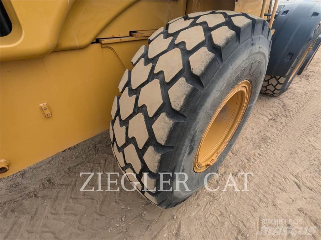 CAT 924G Naudoti ratiniai krautuvai