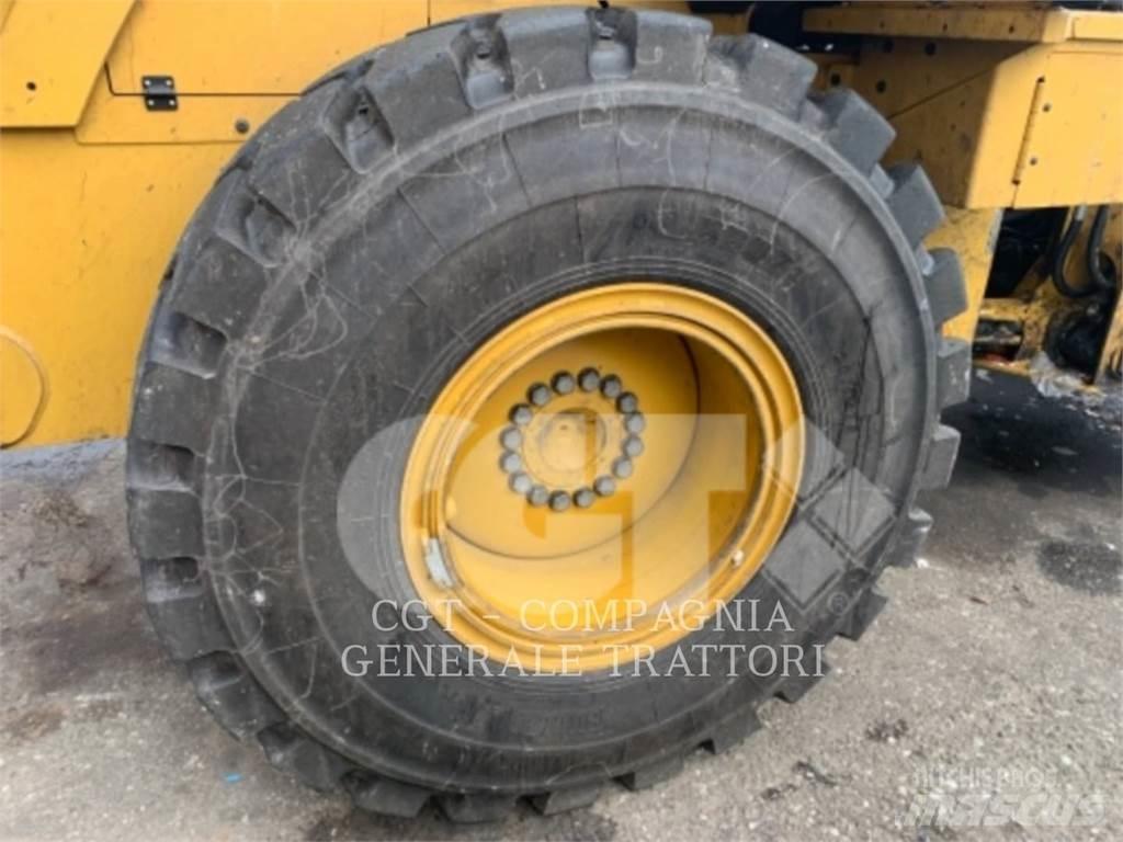 CAT 924K Naudoti ratiniai krautuvai