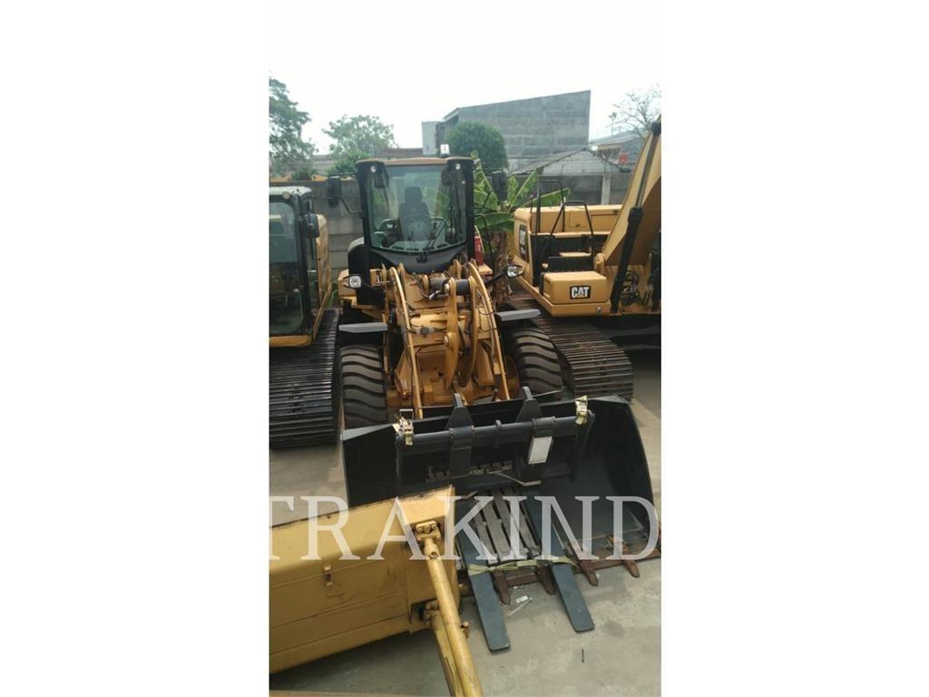 CAT 924K Naudoti ratiniai krautuvai