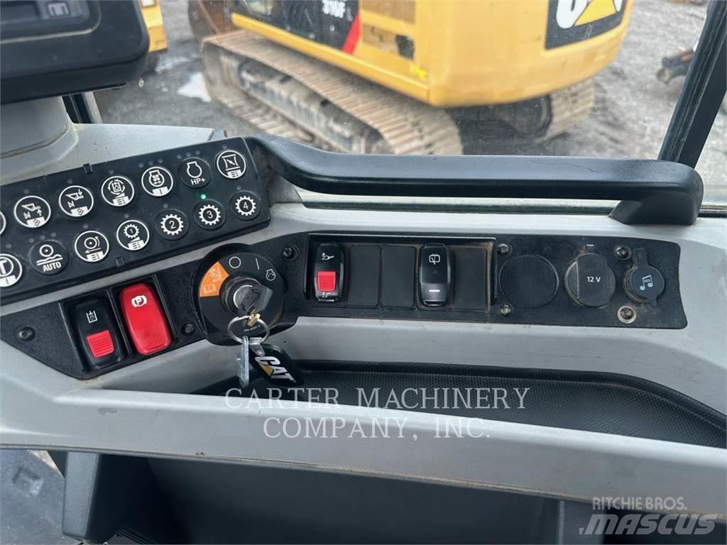 CAT 926M Naudoti ratiniai krautuvai