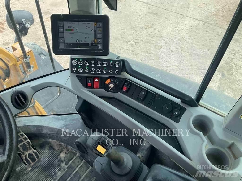CAT 926M Naudoti ratiniai krautuvai