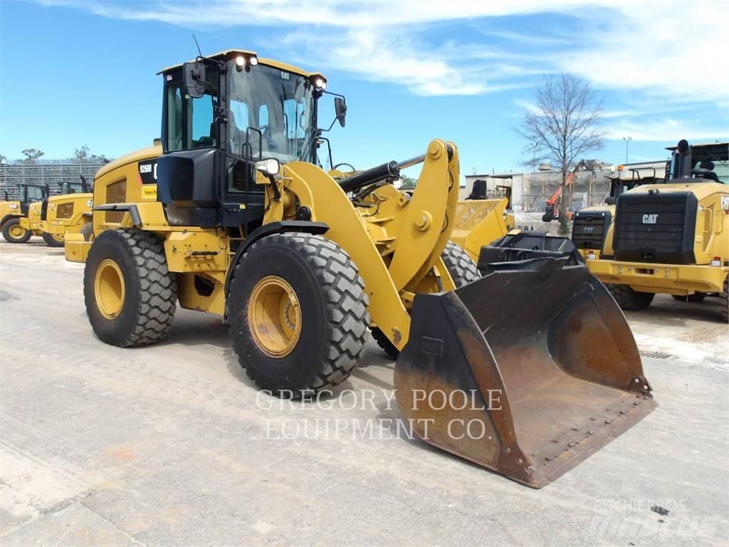 CAT 926M Naudoti ratiniai krautuvai