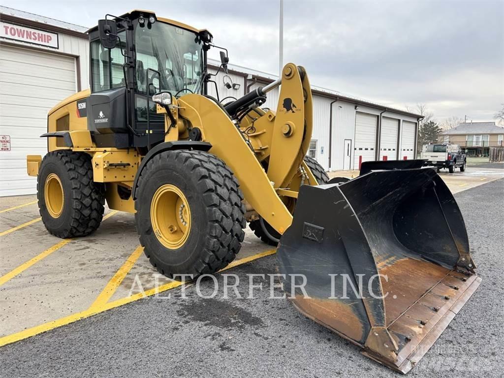 CAT 926M Naudoti ratiniai krautuvai
