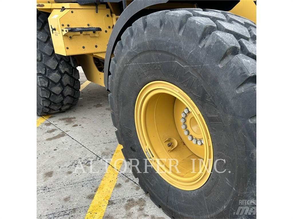 CAT 926M Naudoti ratiniai krautuvai