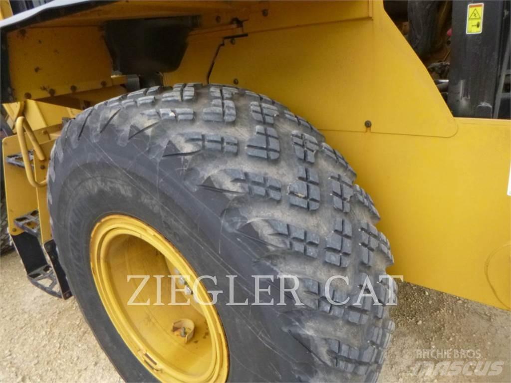 CAT 926M Naudoti ratiniai krautuvai