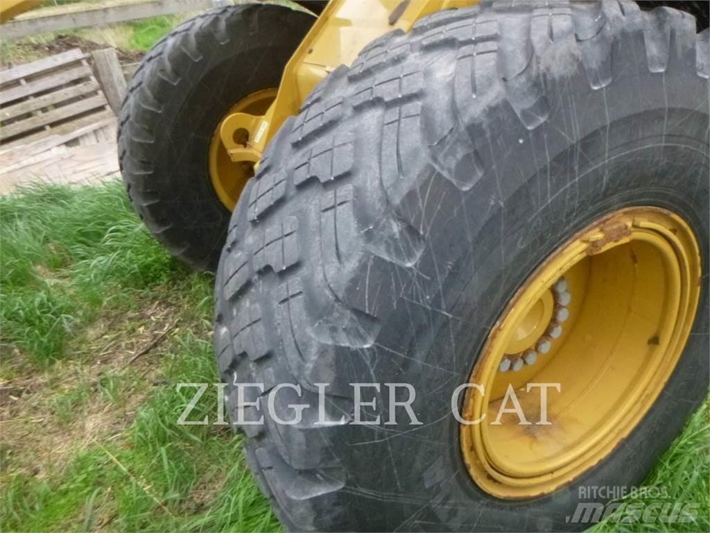 CAT 926M Naudoti ratiniai krautuvai