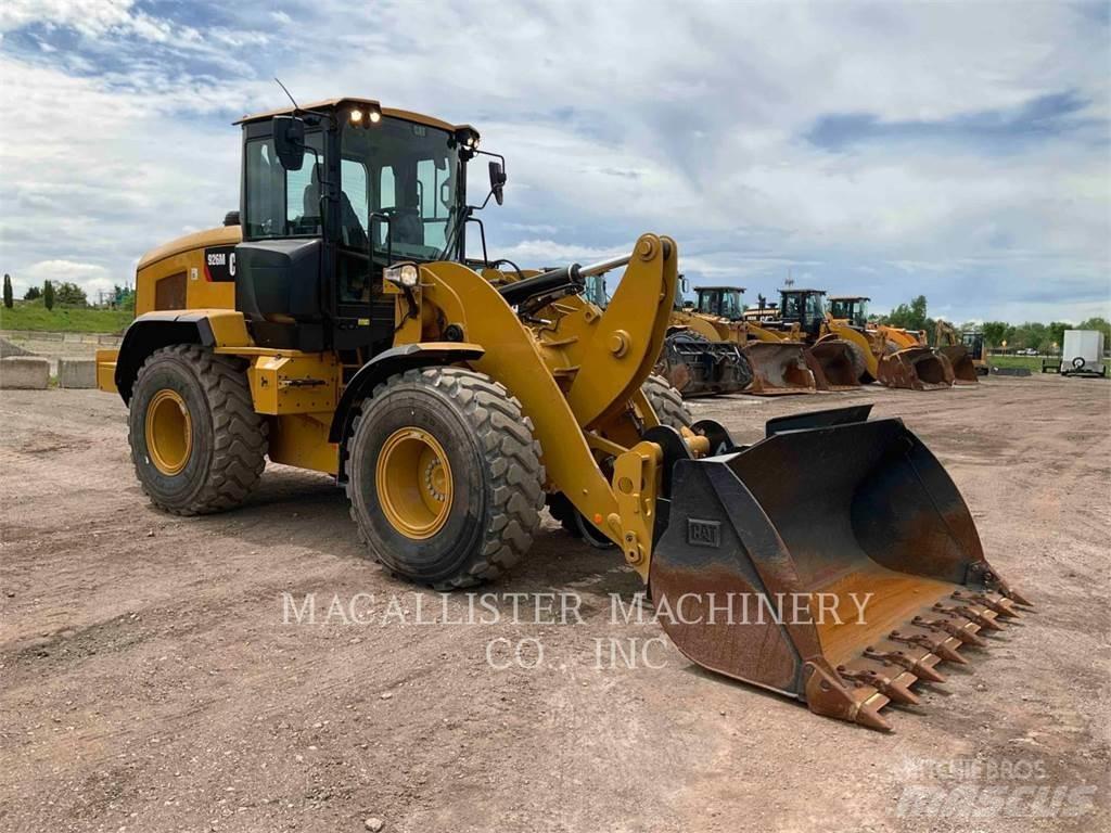 CAT 926M Naudoti ratiniai krautuvai
