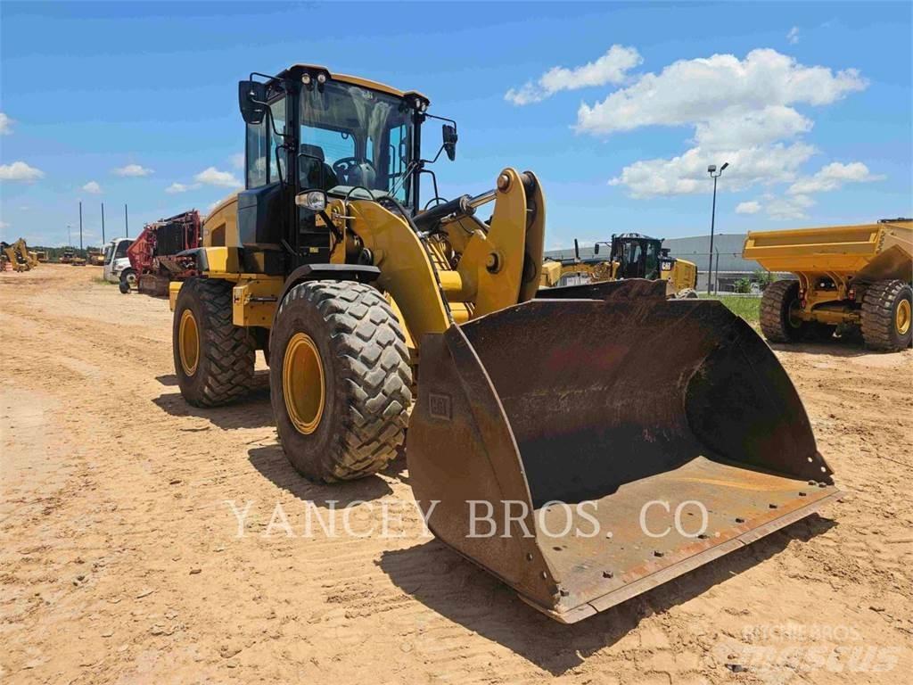 CAT 926M Naudoti ratiniai krautuvai