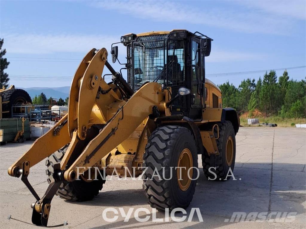 CAT 926M Naudoti ratiniai krautuvai