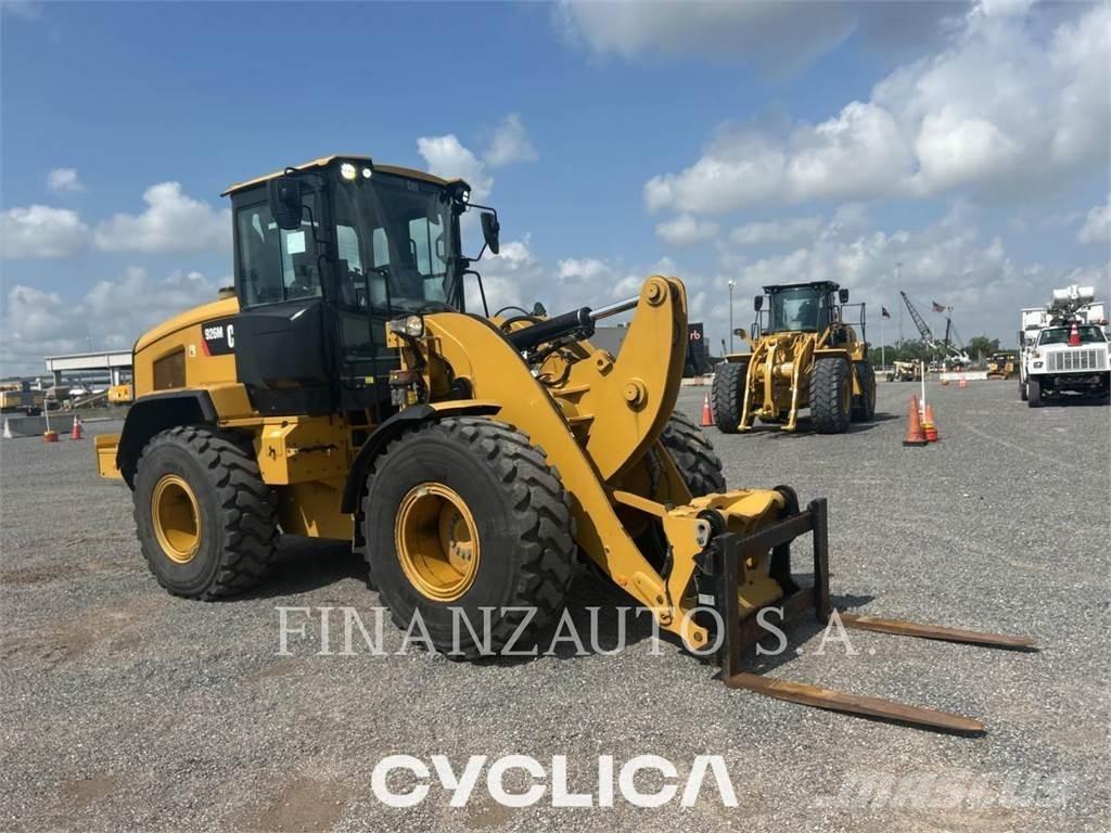 CAT 926M Naudoti ratiniai krautuvai