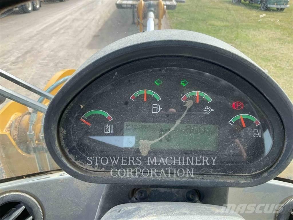 CAT 926M Naudoti ratiniai krautuvai