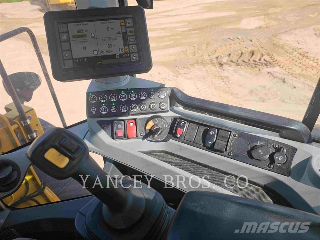 CAT 926M Naudoti ratiniai krautuvai