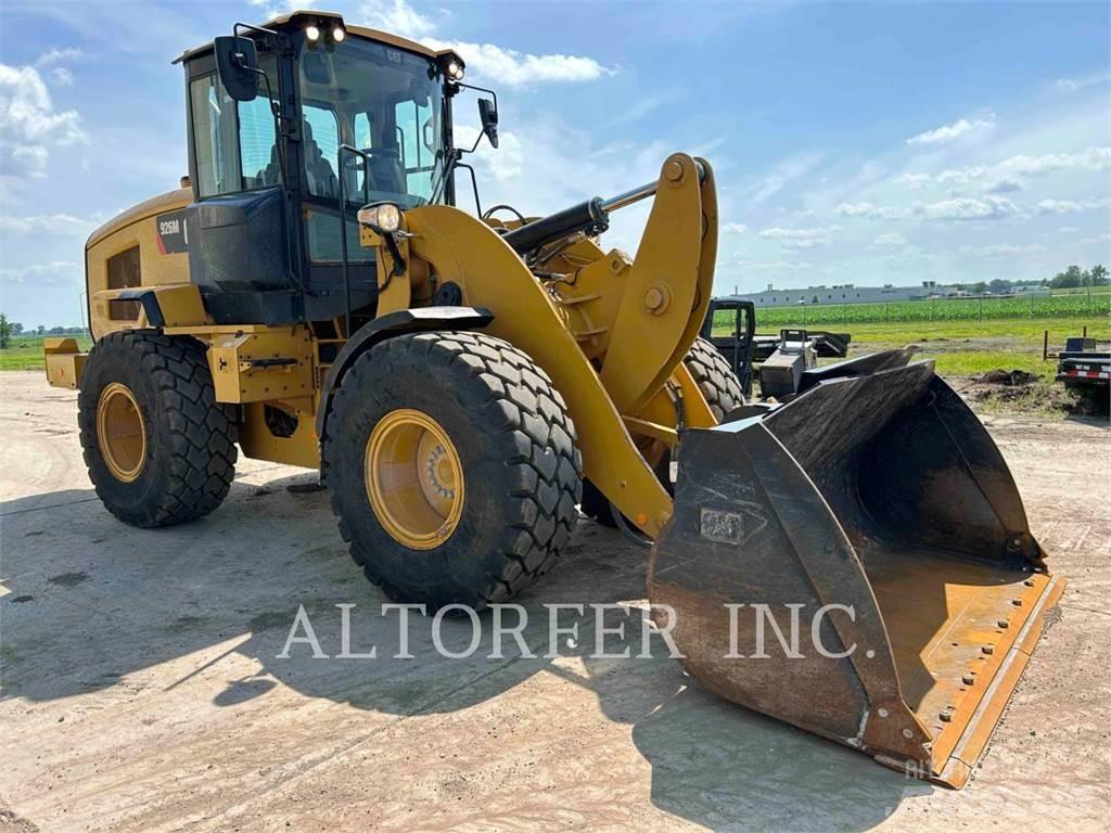 CAT 926M Naudoti ratiniai krautuvai