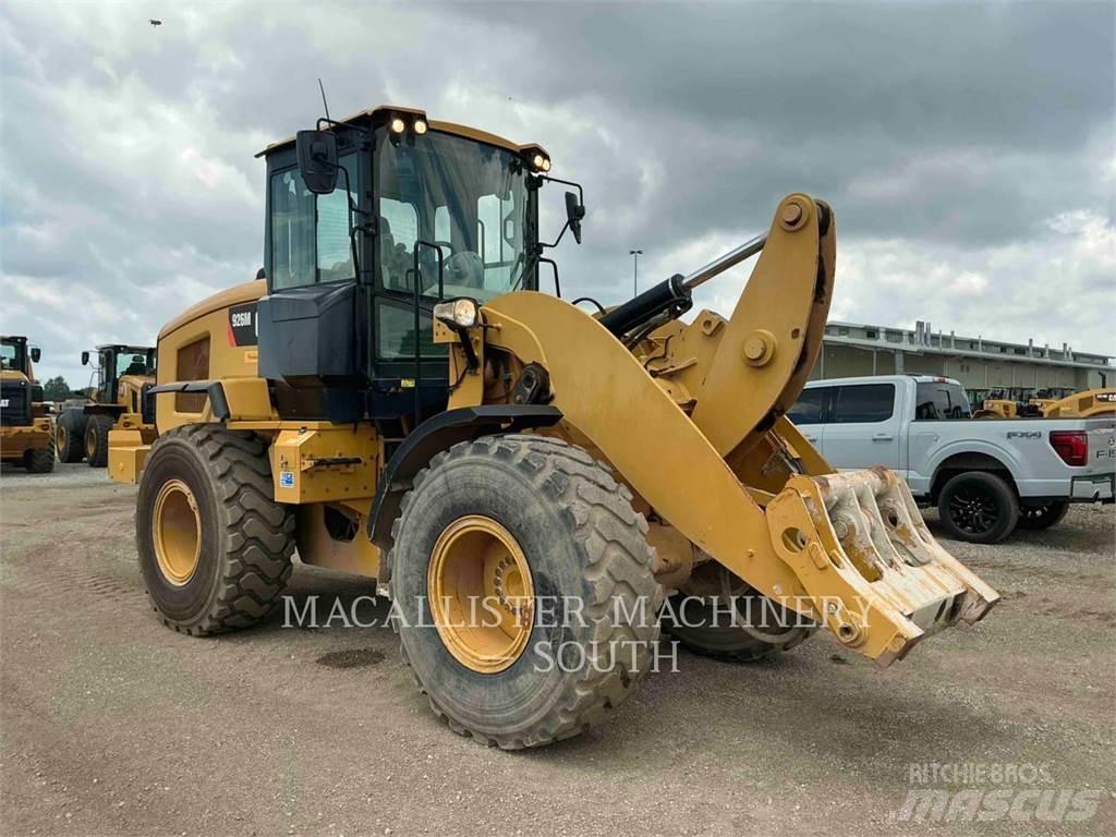 CAT 926M Naudoti ratiniai krautuvai