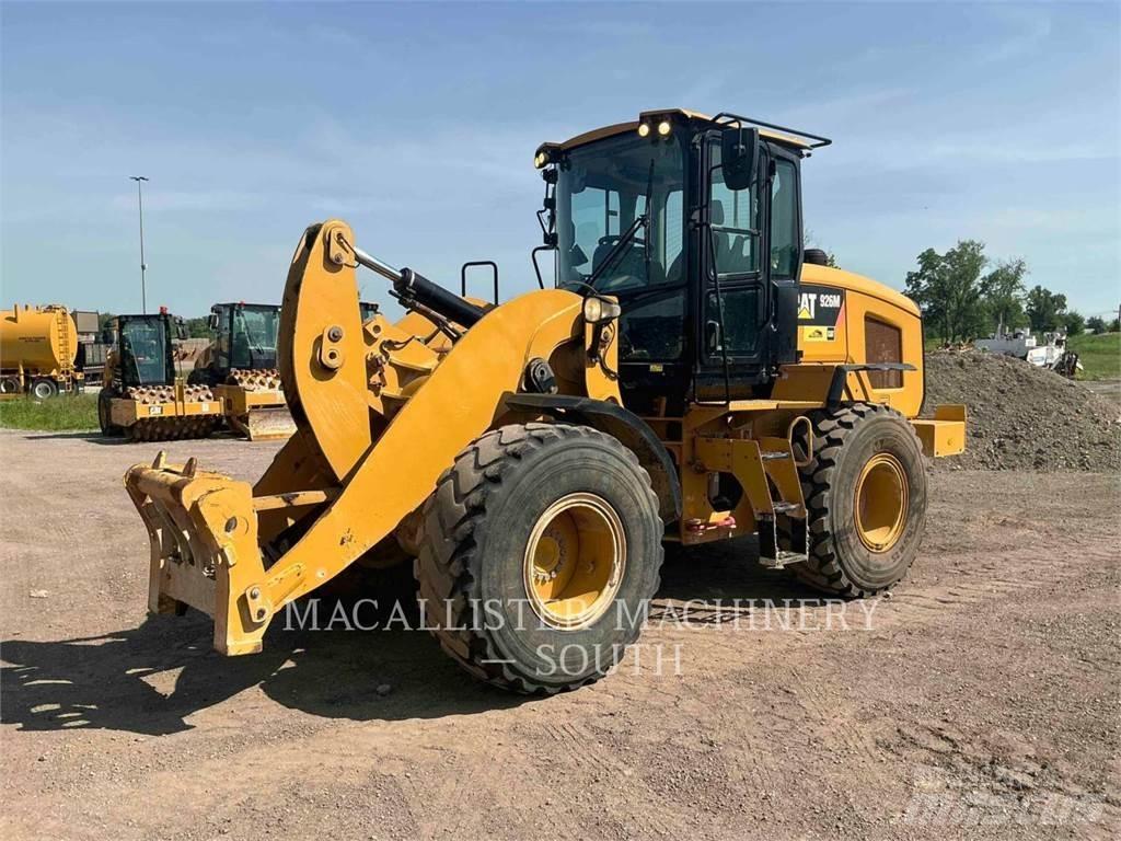CAT 926M Naudoti ratiniai krautuvai