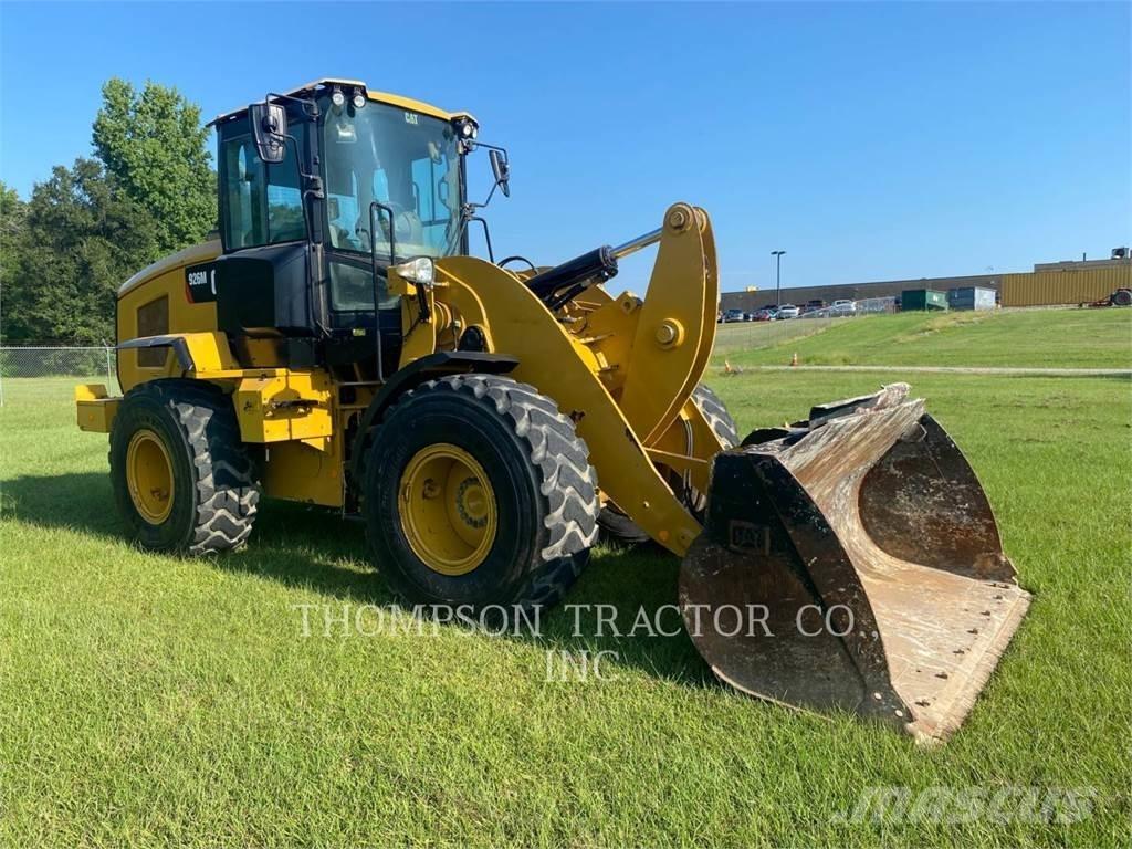 CAT 926M Naudoti ratiniai krautuvai