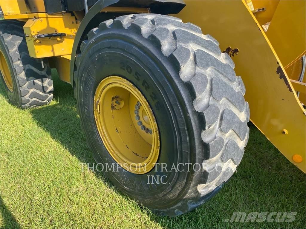 CAT 926M Naudoti ratiniai krautuvai