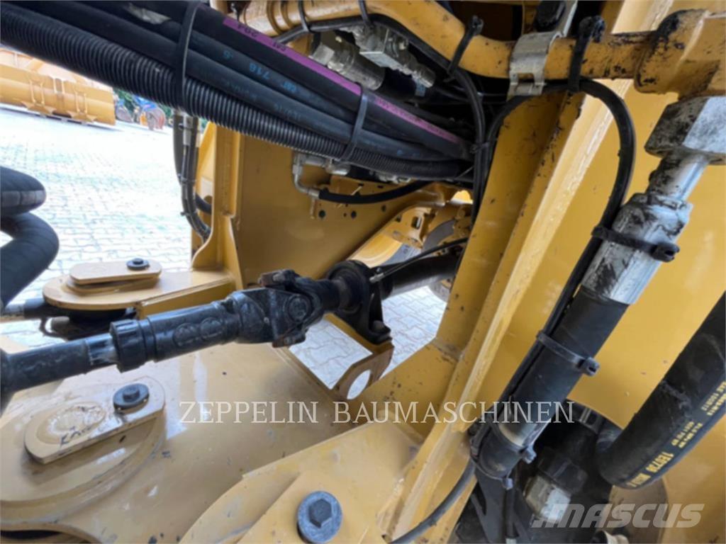 CAT 926M Naudoti ratiniai krautuvai