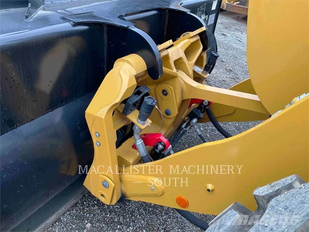 CAT 926M Naudoti ratiniai krautuvai