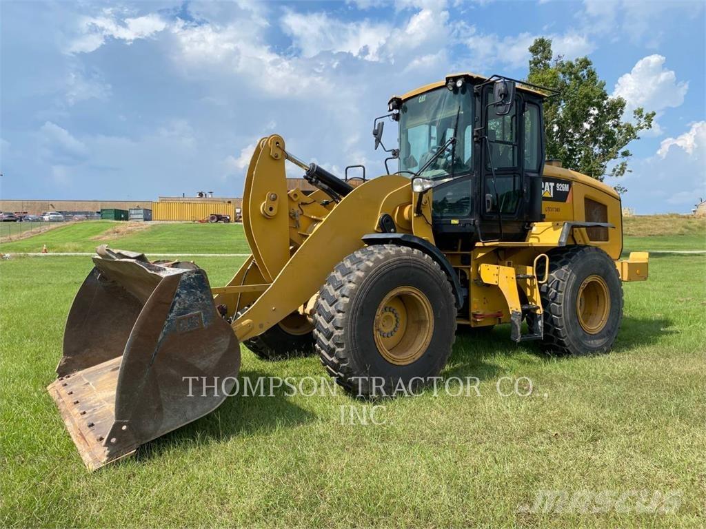 CAT 926M Naudoti ratiniai krautuvai