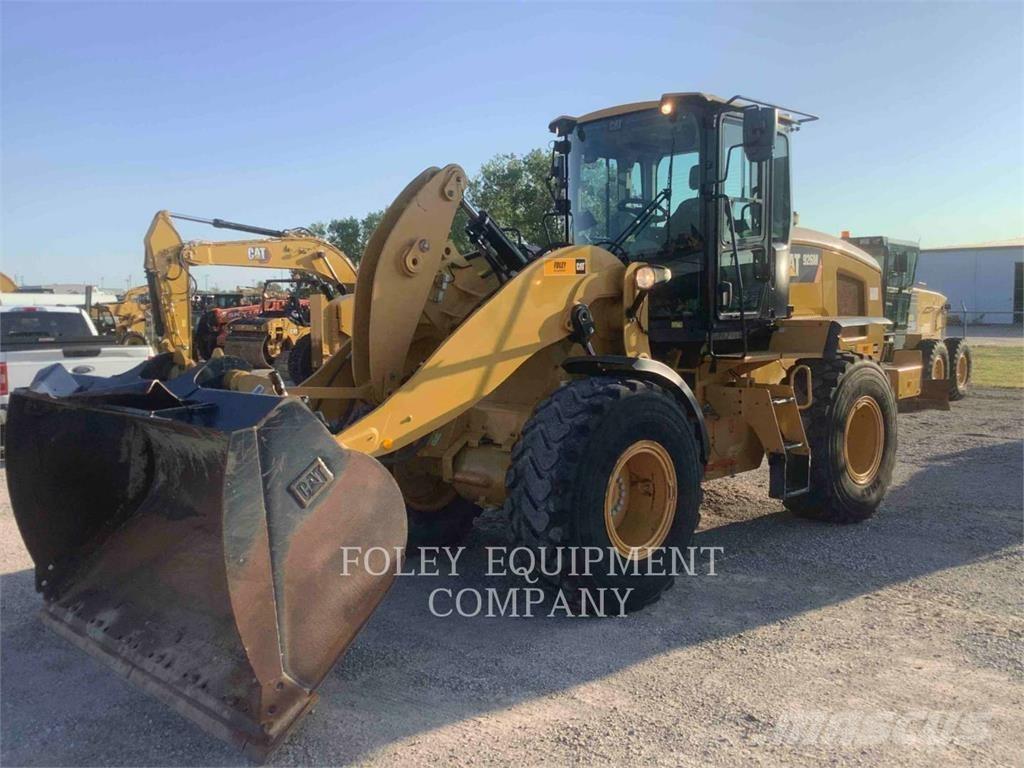CAT 926M Naudoti ratiniai krautuvai