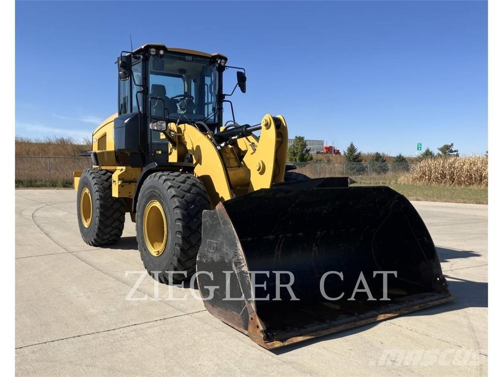 CAT 926M Naudoti ratiniai krautuvai